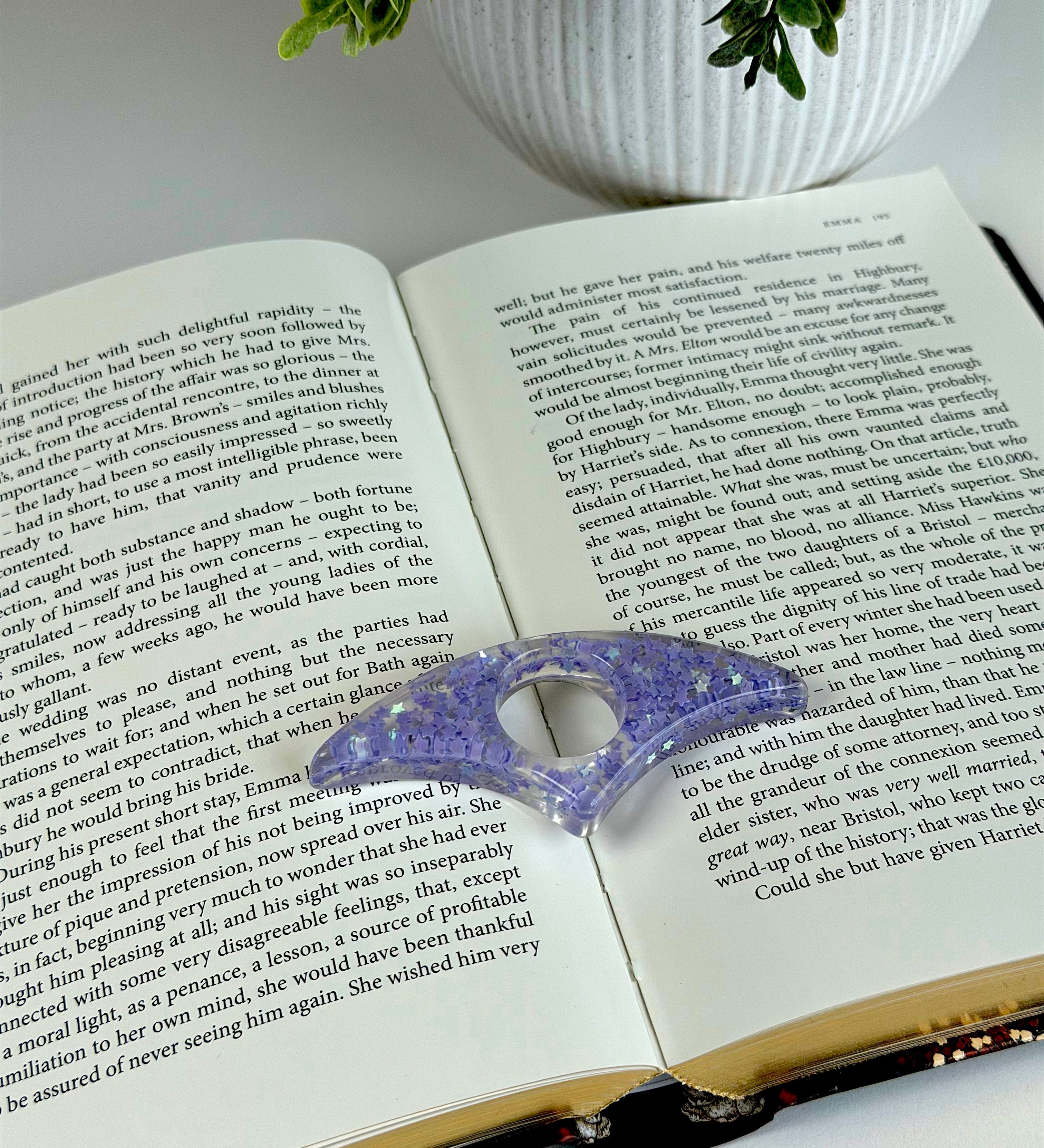 Glitter Thumb Book Page Holder