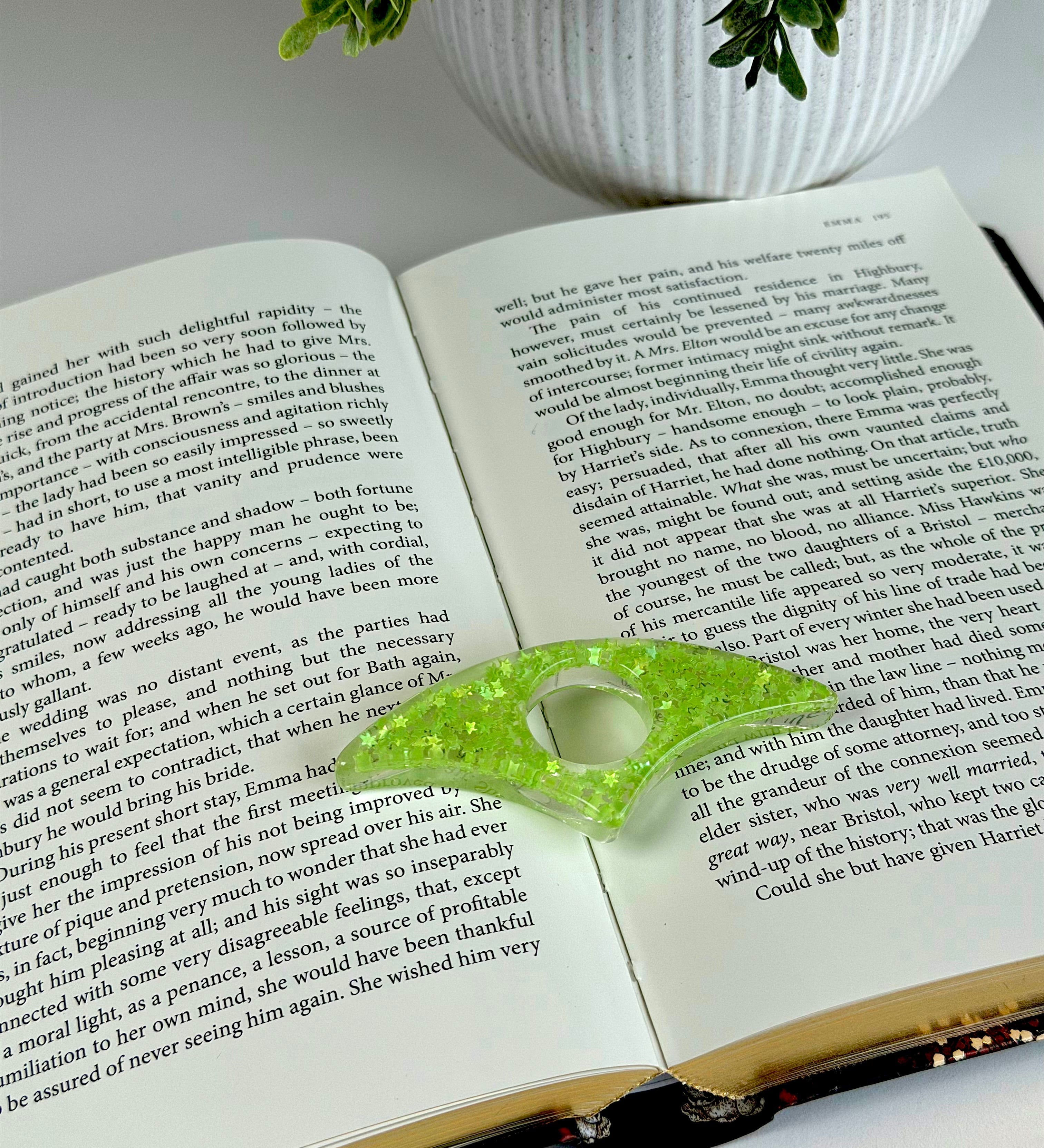 Glitter Thumb Book Page Holder