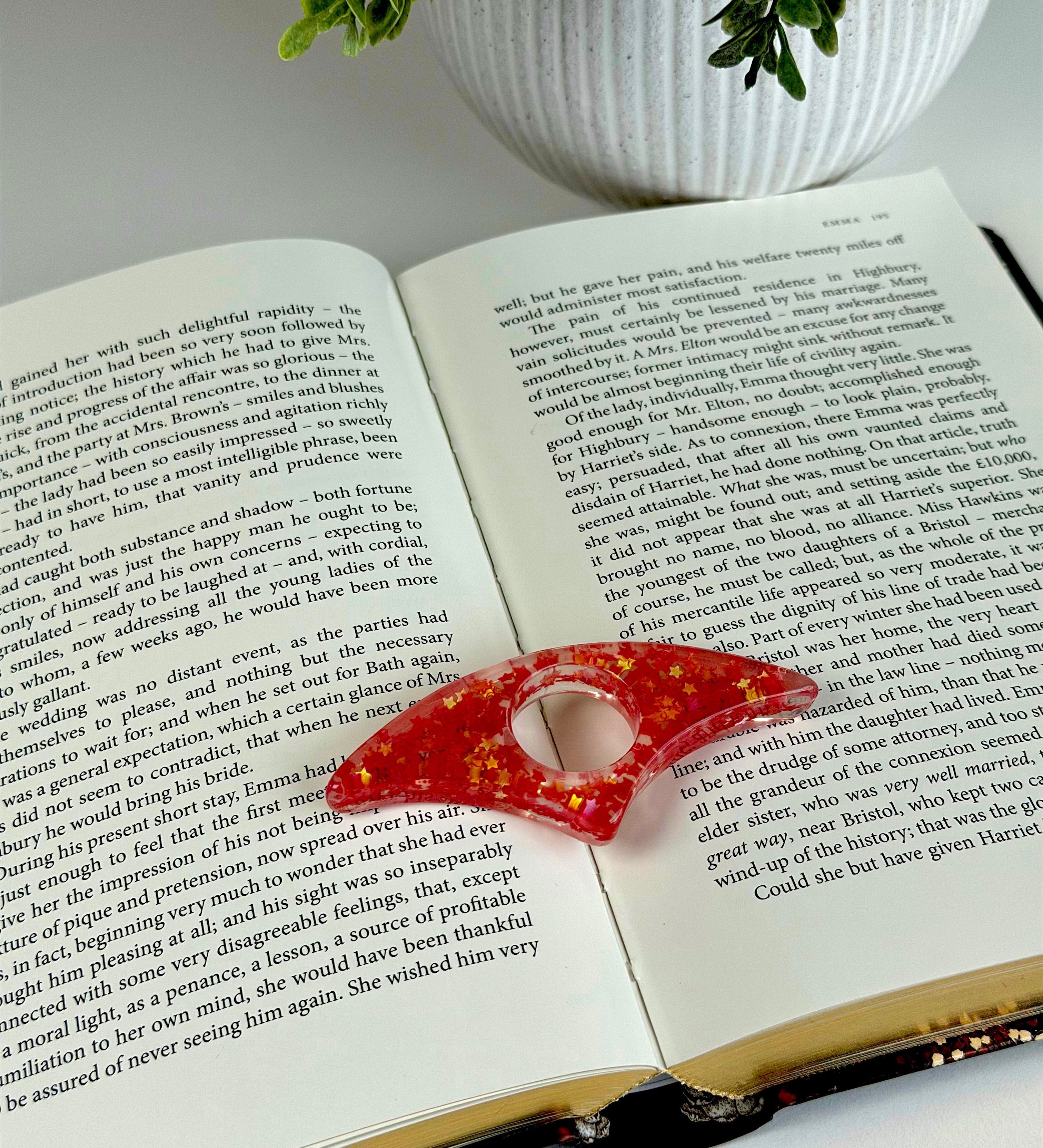 Glitter Thumb Book Page Holder