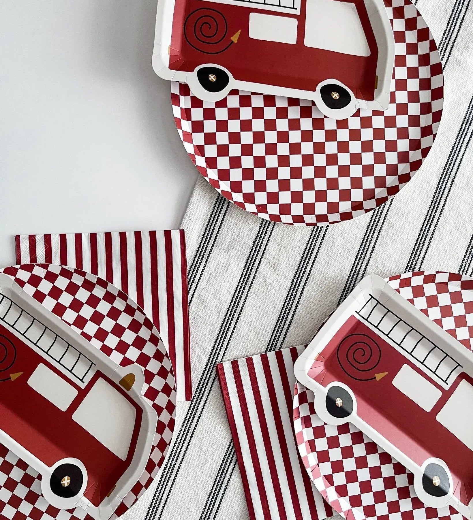 Premium Checkered Red Plate (8pcs)